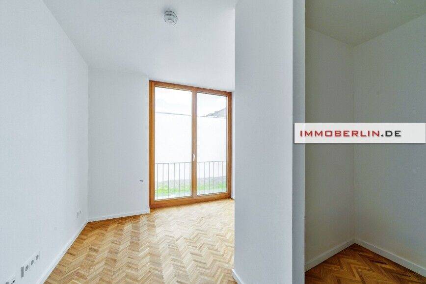 IMMOBERLIN.DE - Moderne Wohnung mit Sonnenloggia & Pkw-Stellplatz in exzellenter Lage – Berlin – Vorschaubild 4