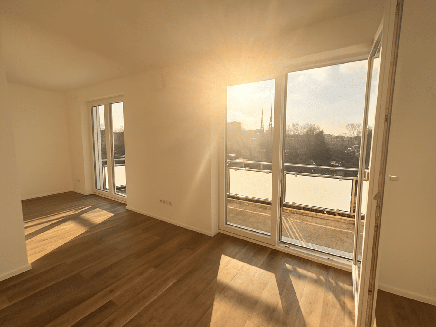 MIETKAUF möglich: Erstbezug helle Wohnung mit Aufzug, Tiefgarage & Fernblick – Augsburg – Vorschaubild 3