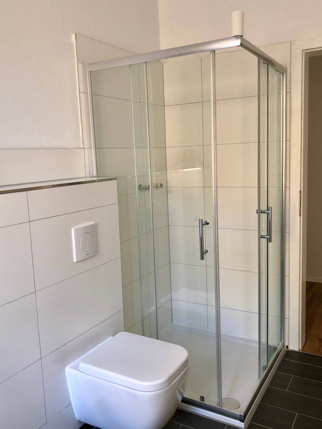 Frisch renovierte und modern ausgestattete 3-Zimmer- Wohnung mit großem Balkon und Stellplatz – Chemnitz – Vorschaubild 8