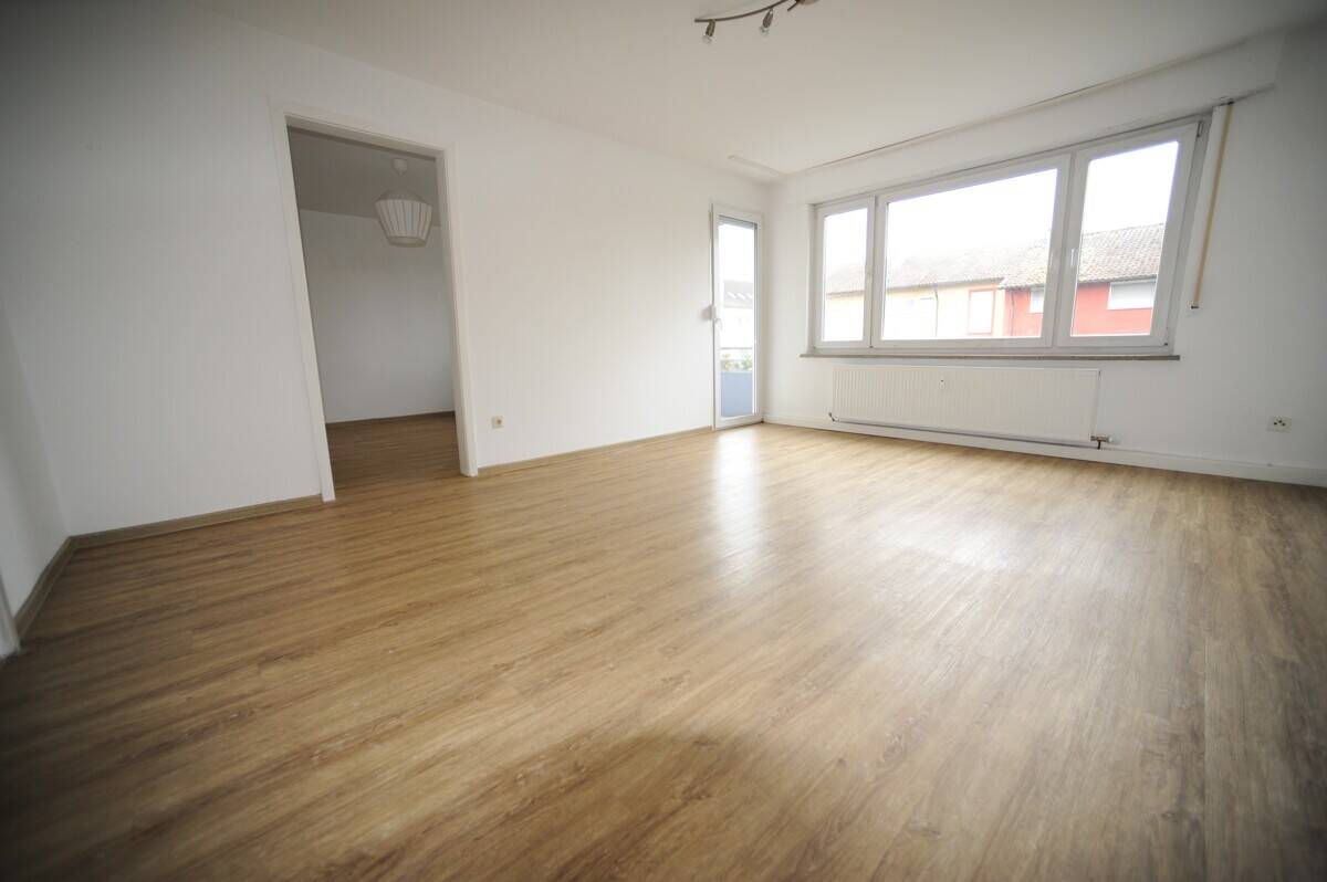 Anschauen - verlieben - einziehen: Sanierte 3 Zi Wohnung in S-Stammhein! – Stuttgart – Vorschaubild 2