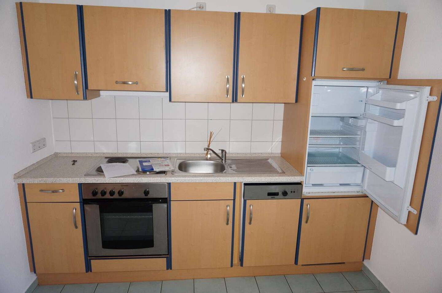Frei ab 1.8.26 !!!! Laminat und großer Balkon - EBK inkl. - 3. OG – Chemnitz – Vorschaubild 5
