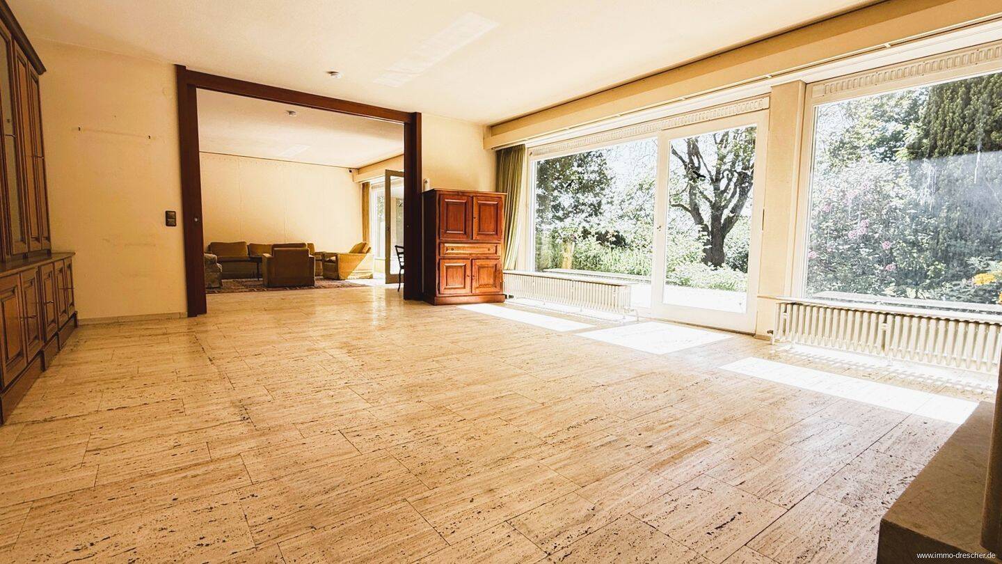 Einfamilienhaus mit Penthouse, Einliegerwohnung, Pool und großem Grundstück - Preis auf Anfrage – Saarbrücken – Vorschaubild 8
