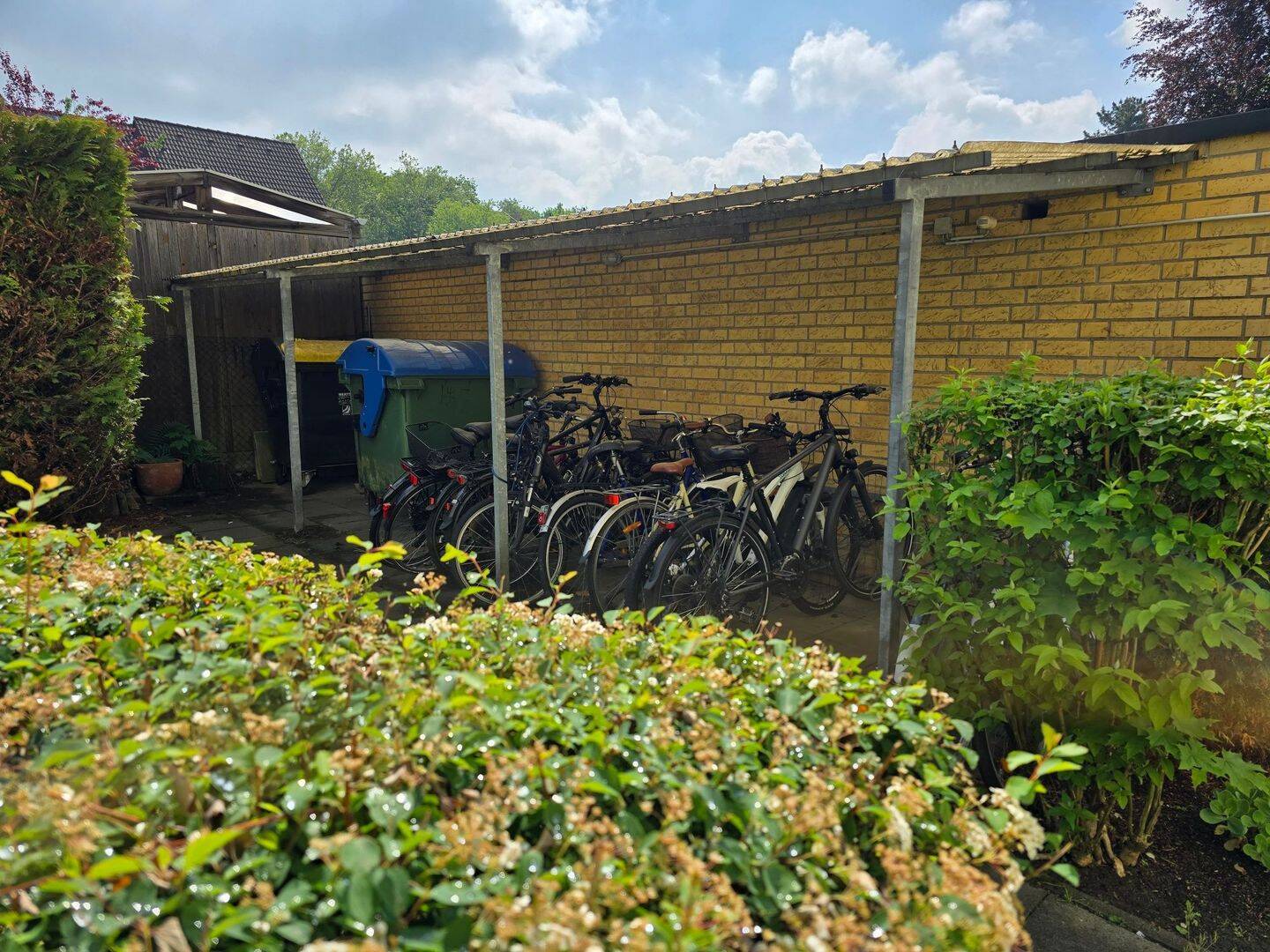 Charmante 2-Zimmer-Wohnung mit großem Sonnenbalkon. – Köln – Vorschaubild 9