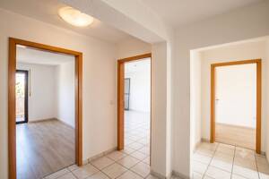 Helle 3,5-Zimmer-Wohnung mit Balkon ins Grüne, Tageslichtbad & Tiefgaragenstellplatz – 67065 Ludwigshafen am Rhein – Vorschaubild 5
