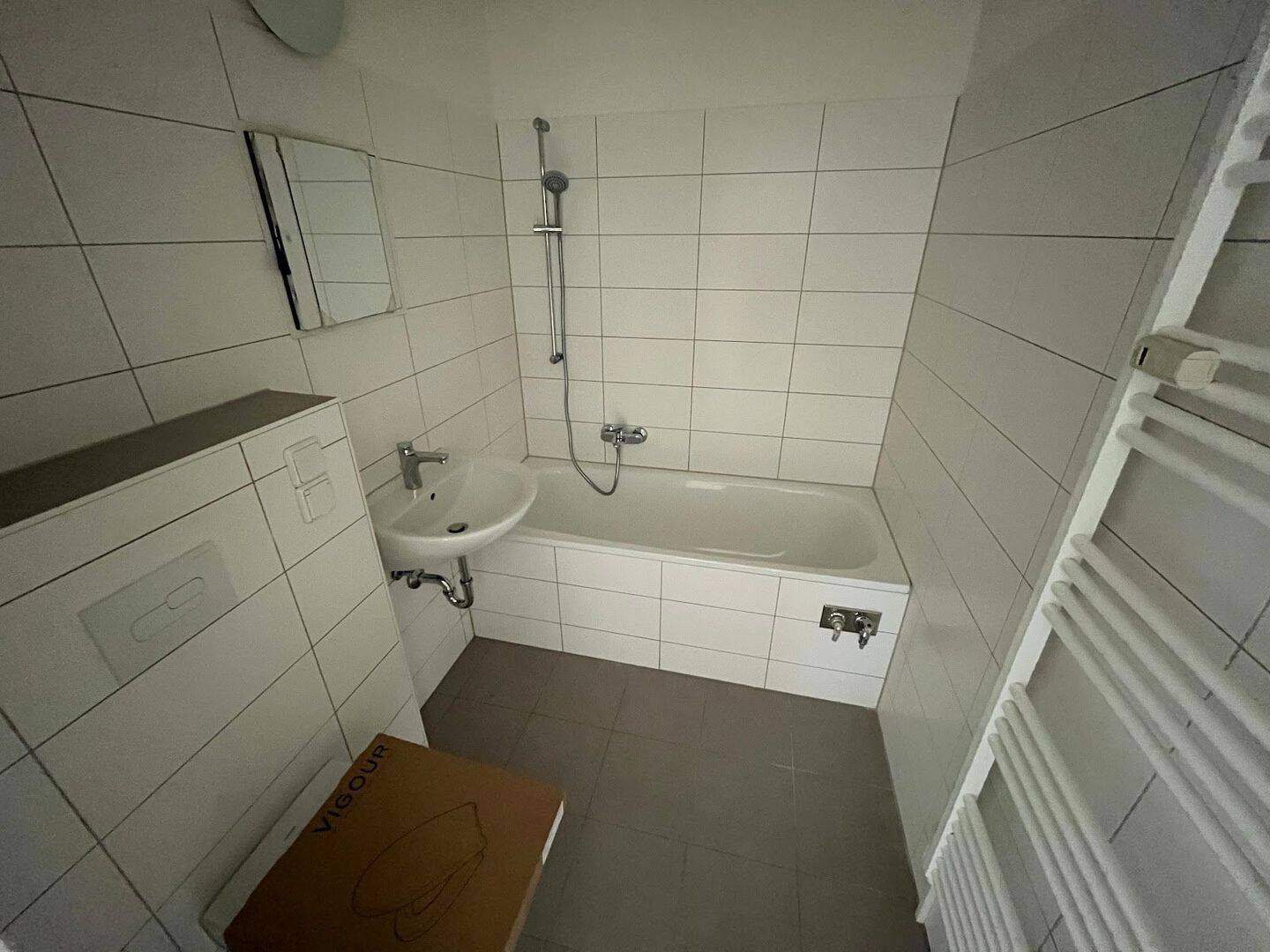 Frisch saniert mit Balkon - Ihr neues Zuhause wartet – Chemnitz – Vorschaubild 2