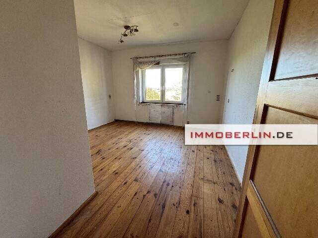 IMMOBERLIN.DE - Sanierungsgelegenheit! Charaktervolles Haus & Nebengebäude auf Südgrundstück – Strausberg – Vorschaubild 7