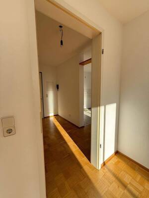 Schöne 2-Raum-Wohnung mit großem Wohnzimmer und offener Küche – 4155 Leipzig – Vorschaubild 2