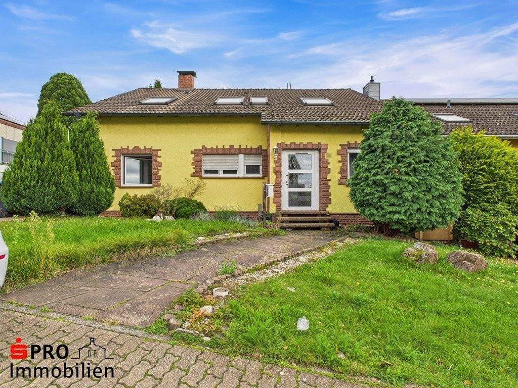 Zweifamilienhaus in ruhiger Lage auf dem Heidstock – Völklingen – Bild 1 von 9
