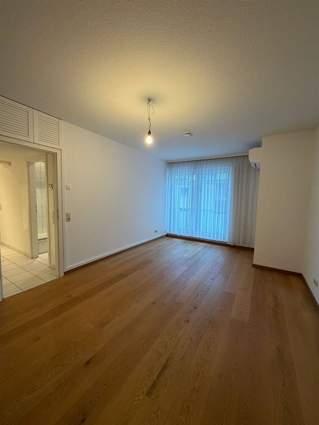 ** ETW mit langem Balkon, EBK und Klimaanlage** – Wiesbaden – Vorschaubild 5