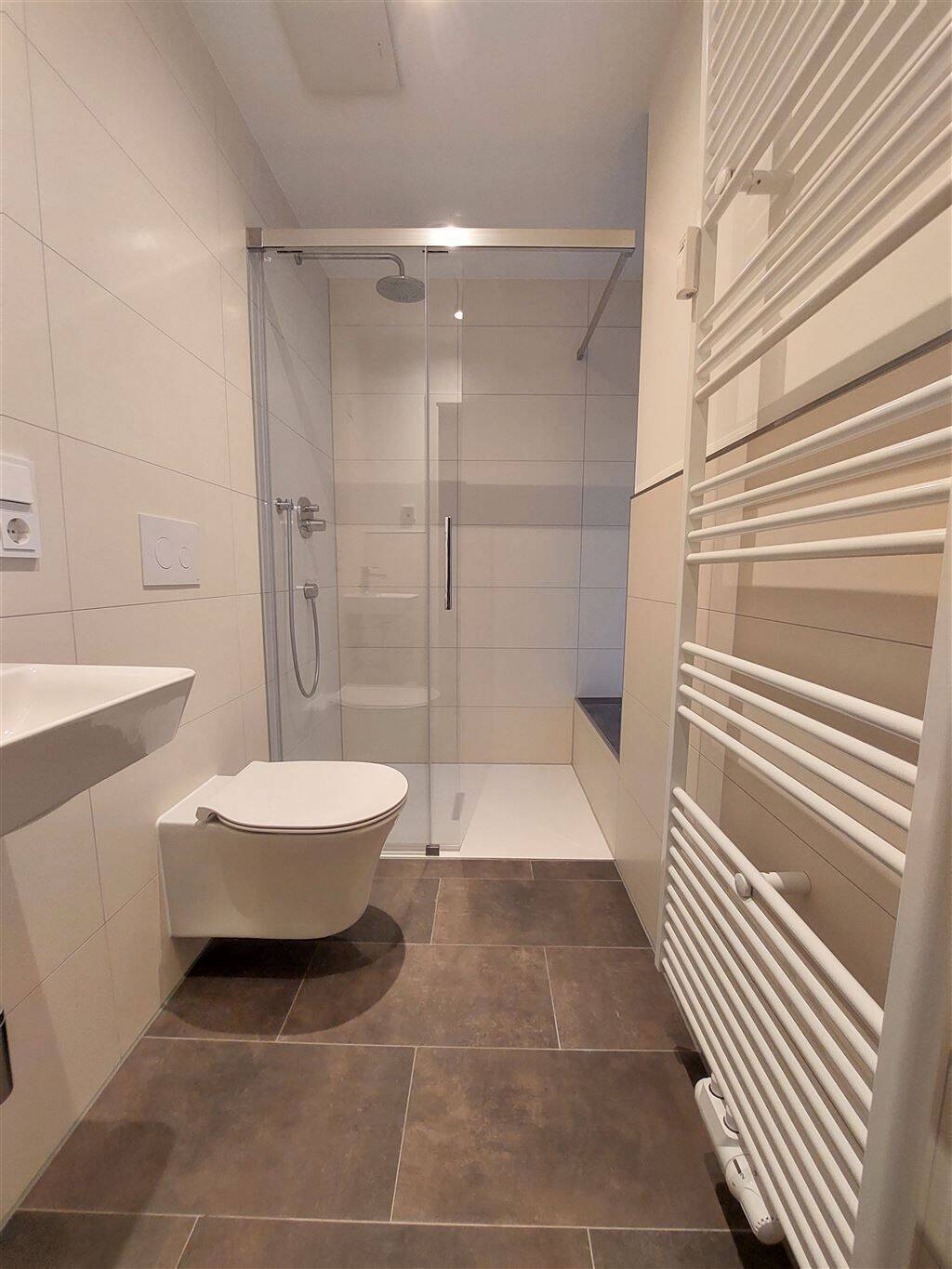 Stilvoll sanierter Altbau - 4 Zimmer | Echtholzparkett | Balkon | Stellplatz – Chemnitz – Vorschaubild 9