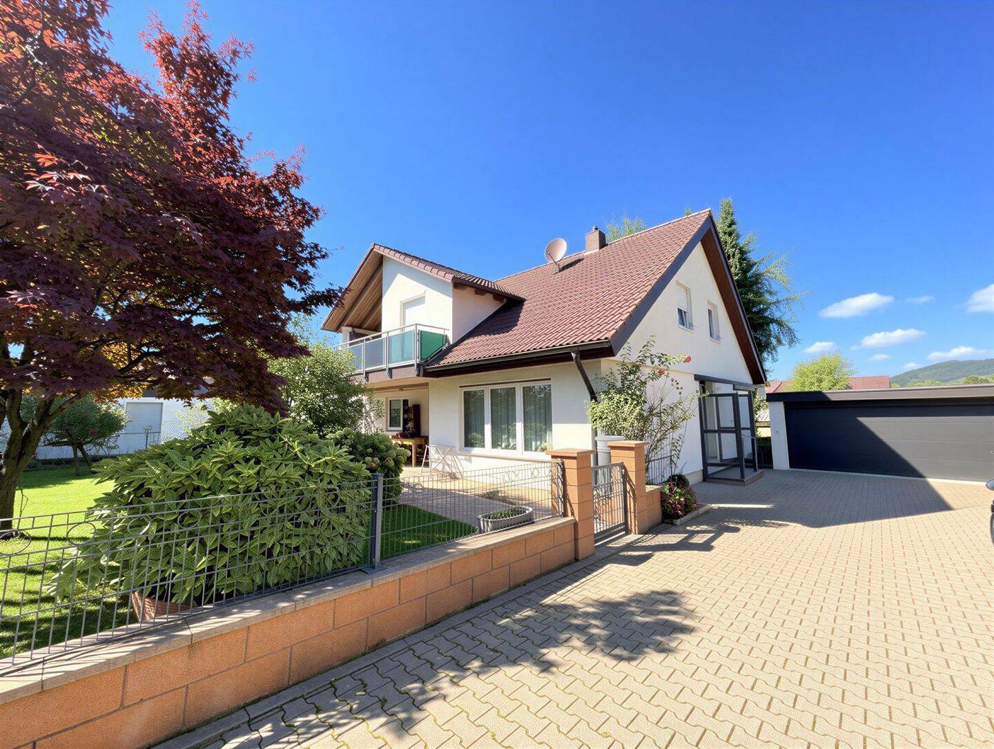 Dreifamilienhaus mit vielen Möglichkeiten – Donzdorf – Bild 1 von 9