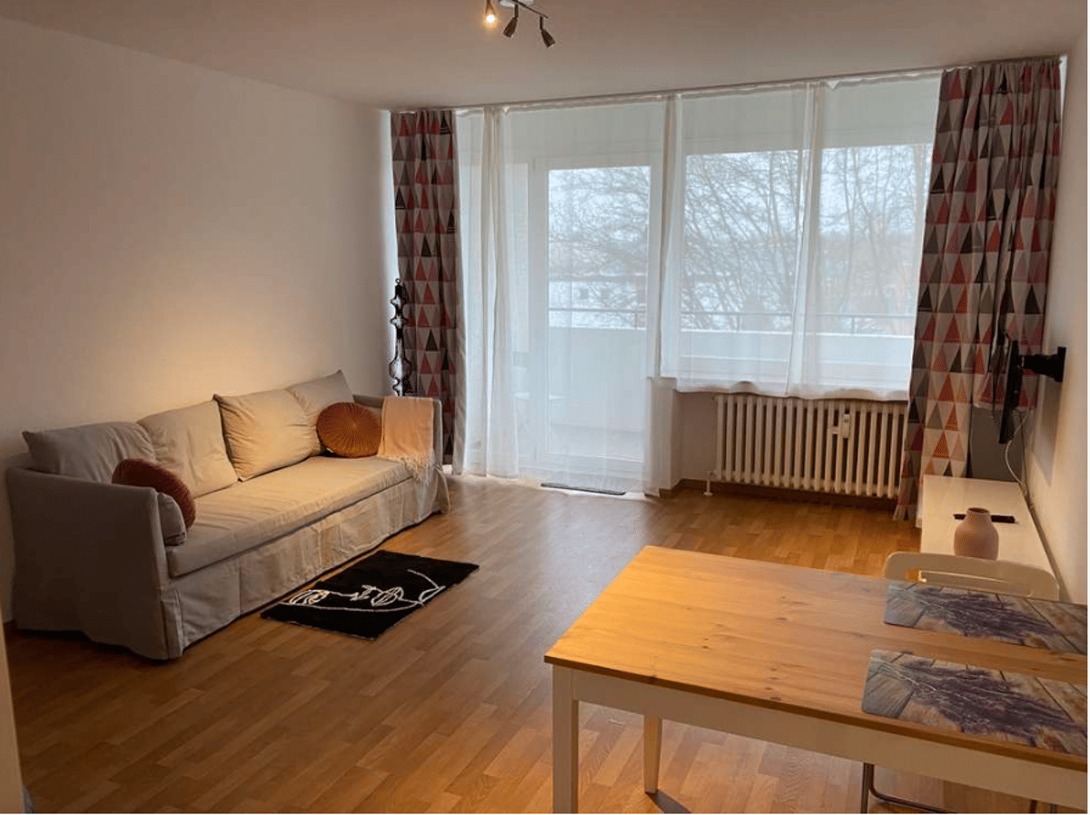 Sehr gepflegte helle und voll ausgestattete und bezugsfreie Wohnung – 38120 Braunschweig – Bild 1 von 8