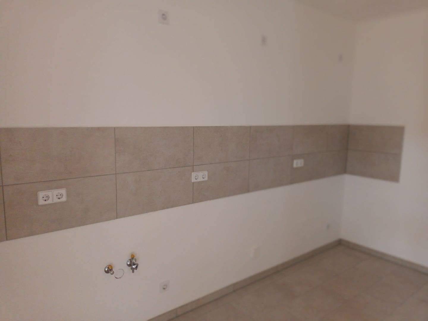 3-Zi.-Whg., offene Wohnküche, mit Balkon und Aufzug – Chemnitz – Vorschaubild 8