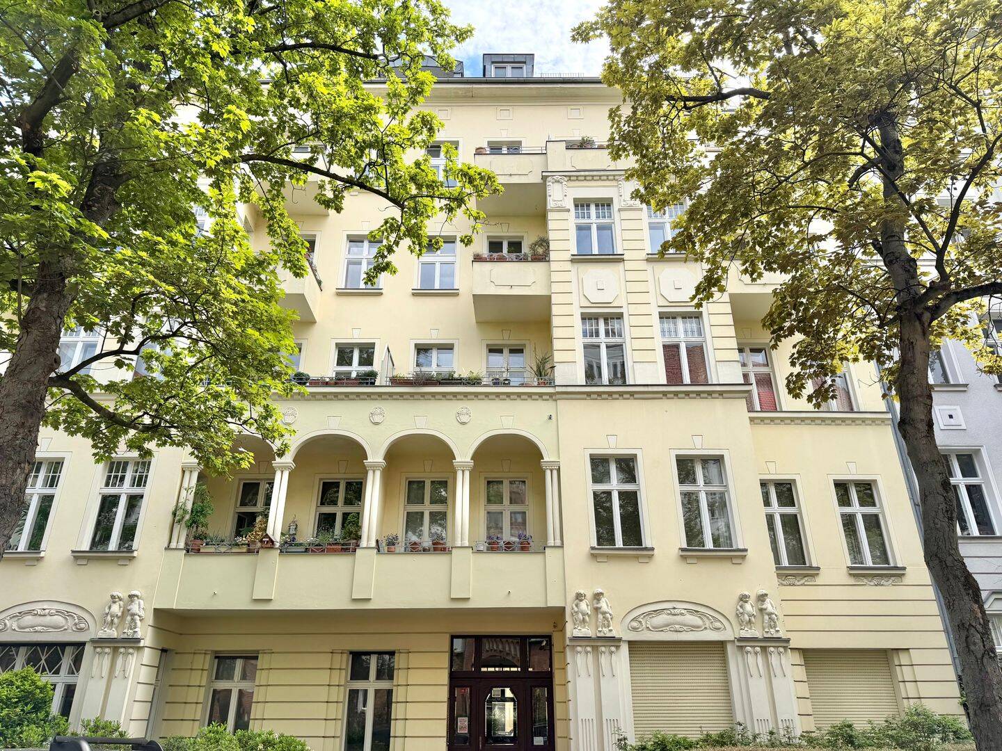 Charmante Altbauwohnung im historischen Altbau in traumhafter Lage
