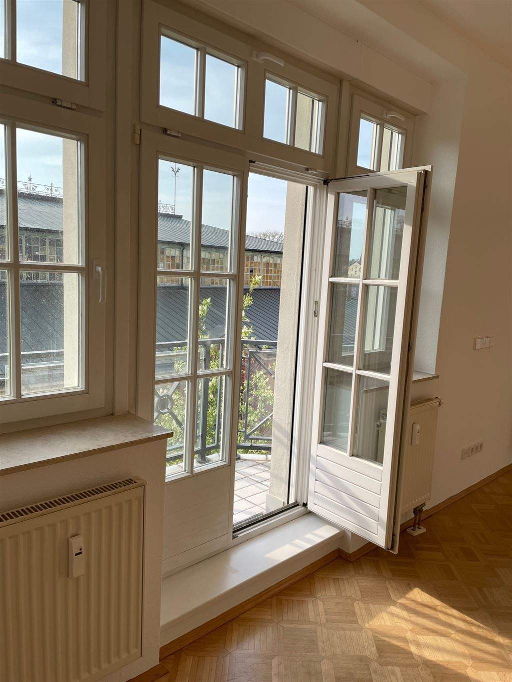 Großzügige 3-Zimmer mit Balkon, Wannenbad, Parkett, Aufzug und SP mgl. im Zentrum! – Chemnitz – Bild 1 von 9