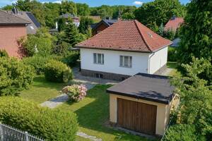 Ihr kleiner Bungalow mit Erneuerungspotenzial im beliebten Konradshöhe – Ein Haustraum für 2