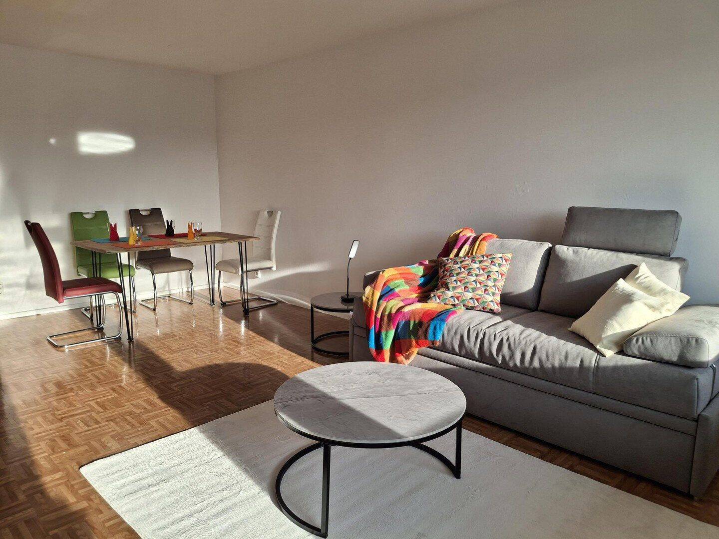 helle 2 Zimmer Wohnung mit Balkon, 69 qm, TOP Lage Bonn Duisdorf, TGplatz, saniert, neu möbliert