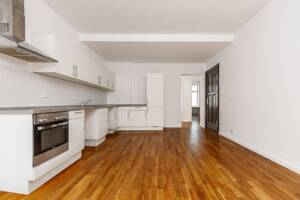 2,5 Zimmer Altbau mit Balkon - ideal für Singles & Paare – 10115 Berlin – Vorschaubild 2