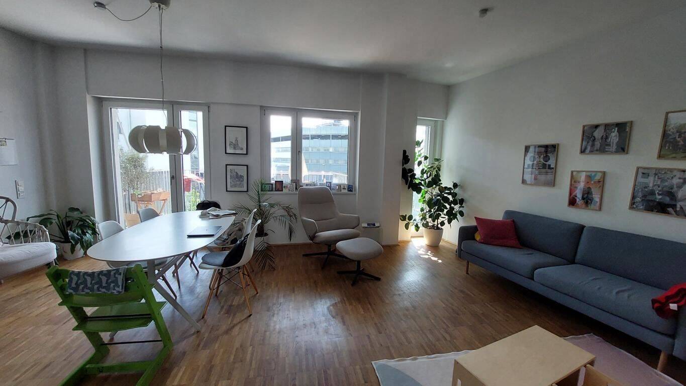 Attraktive 3 Zimmer Wohnung mit EBK (käuflich) , gehobener Ausstattung und 2 Balkonen – Düsseldorf – Vorschaubild 8