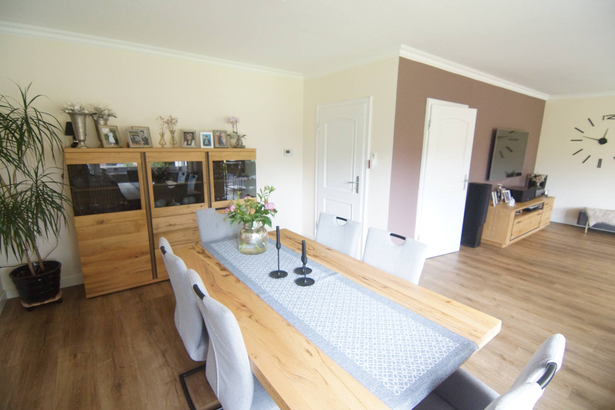 Exklusives Einfamilienhaus mit Pool & großem Grundstück nahe Cloppenburg – Cappeln (Oldenburg) – Vorschaubild 8