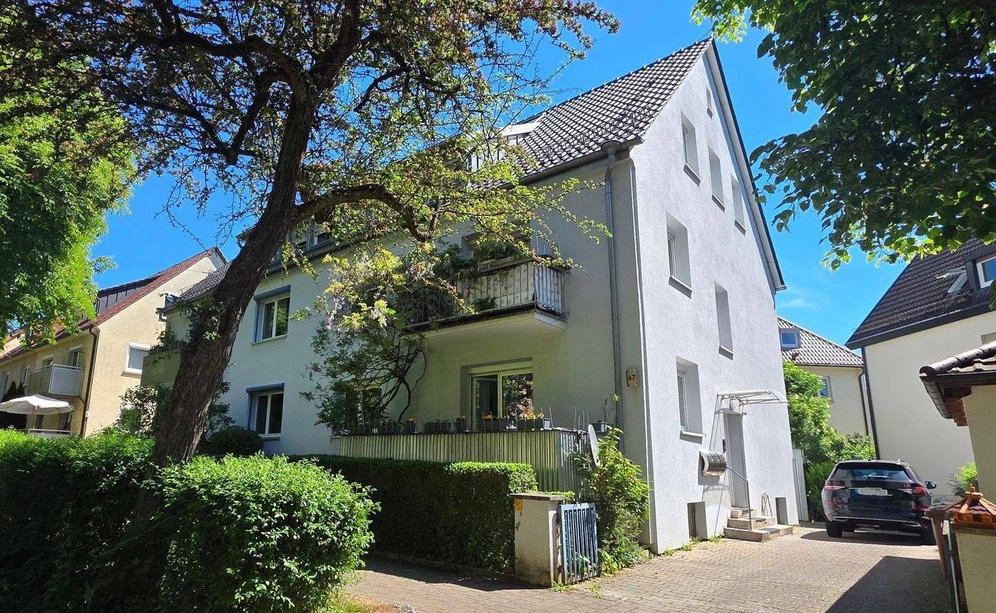 gut geschnittene 3-Zi.- DG- Wohnung in begehrter Wohnlage