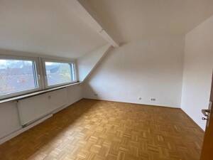 Großzügige Dachgeschoßwohnung - viel Platz für die junge Familie – 45141 Essen – Vorschaubild 3