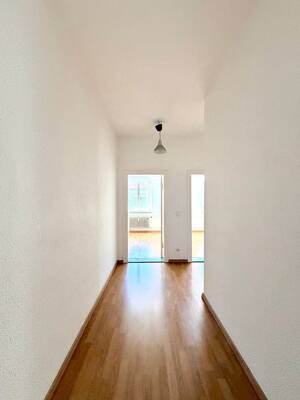 2 Zimmer Wohnung mit zwei Stellplätzen und Blick ins Grüne in Berlin Charlottenburg – 10589 Berlin – Vorschaubild 6