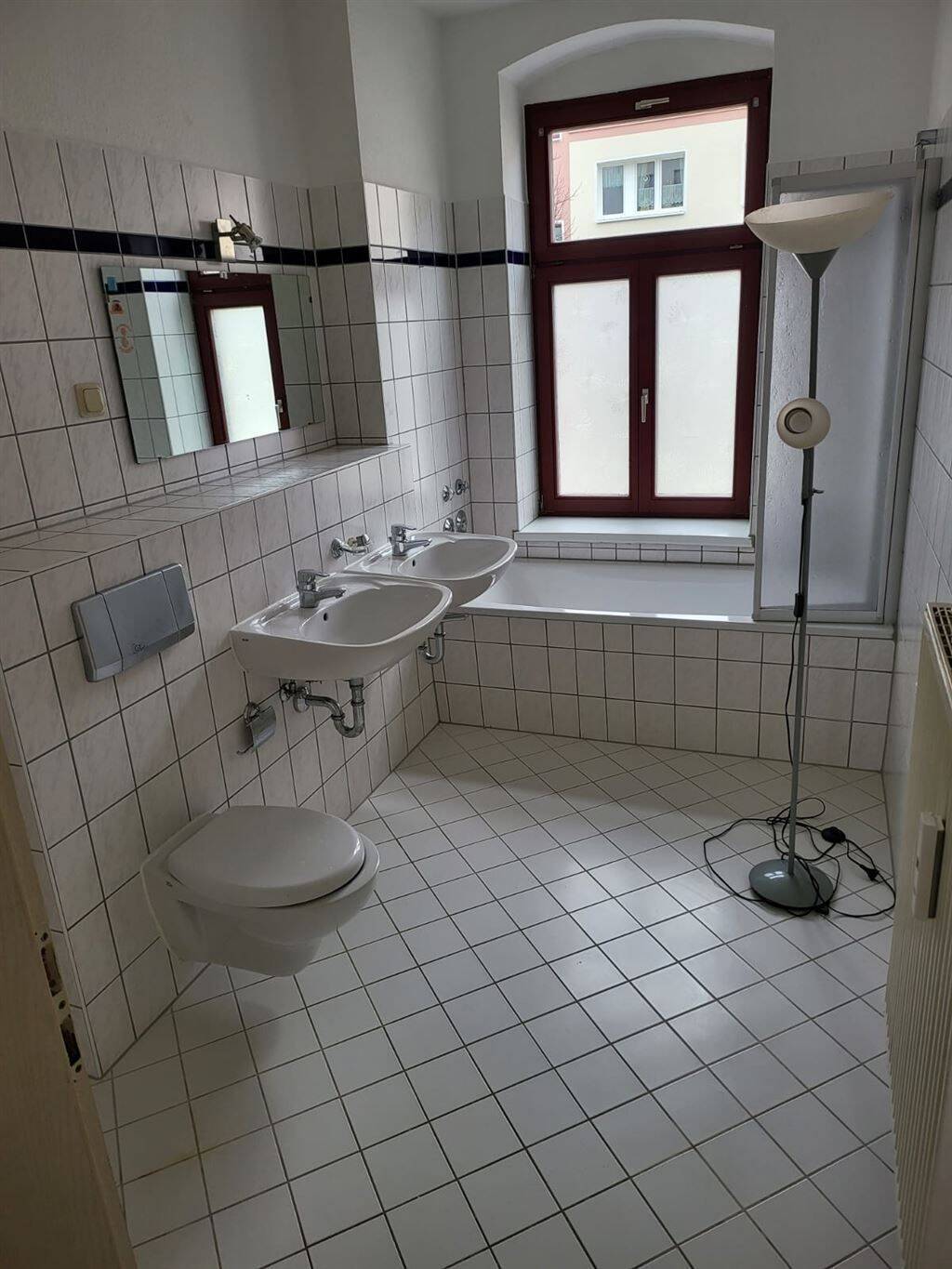 Großzügige 2-Zimmer mit Balkon, EBK, Wannenbad und Laminat in zentraler Lage! SP mgl. – Chemnitz – Vorschaubild 2