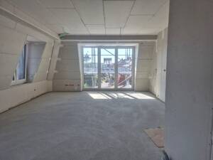 Dachgeschoss mit Blick bis Radebeul, großem Balkon & Einbauküche im Erstbezug – 1139 Dresden – Vorschaubild 4