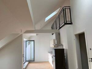 Galerie-Wohnung mit Ausblick, Einbauküche und Tiefgarage – 90766 Fürth – Vorschaubild 4