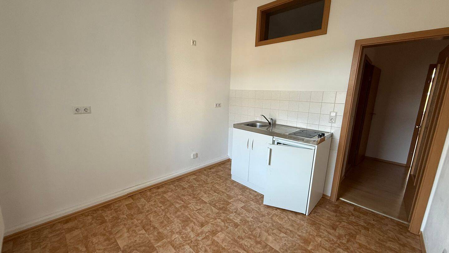 Whg. im 2.OG ! Küche mit Balkonzugang / Laminat / Bad mit Wanne u.v.m. – Chemnitz – Vorschaubild 7