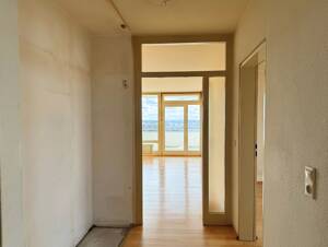 SKYLINE IM BLICK - Gut geschnittene 3-Zimmer-Wohnung mit Gestaltungspotenzial – 60385 Frankfurt am Main – Vorschaubild 9