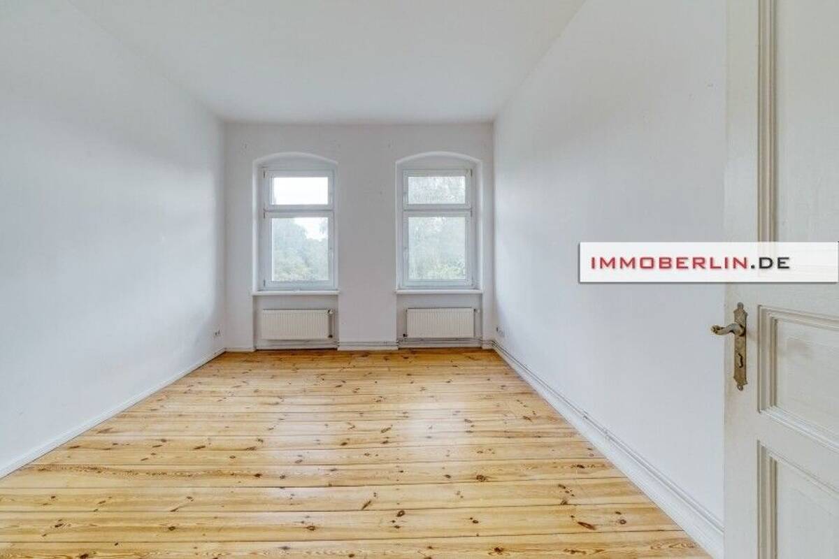 IMMOBERLIN.DE - Liebenswürdige Altbauwohnung mit Westloggia – 13409 Berlin – Bild 1 von 9