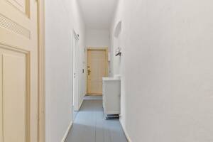 BEZUGSFREI – Ruhig gelegene 2-Zimmer-Altbauwohnung im beliebten Schillerkiez in Neukölln – 12049 Berlin – Vorschaubild 3