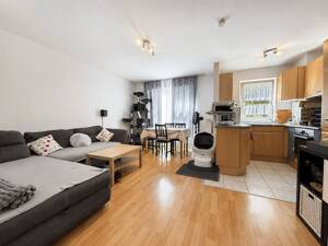 Fürth ~ Helle 2-Zi-Wohnung mit Balkon ~ TG Duplex-Parker ~ Aufzug ~ Kellerabteil uvm. ~ vermietet