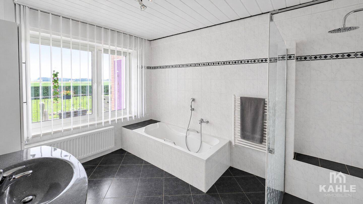 Kaufobjekt: Wohnhaus XL für eine oder zwei Familien in grüner Lage von Sassenberg-Füchtorf – Sassenberg – Vorschaubild 5