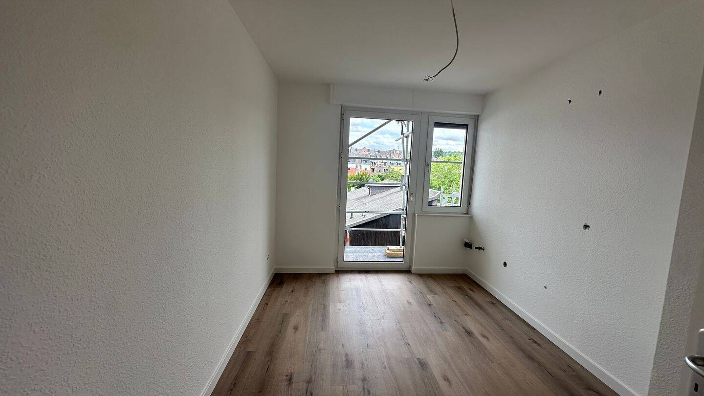 Charmante 4-Zimmer-Wohnung mit Balkon in gepflegtem Vierfamilienhaus – Trier – Vorschaubild 9