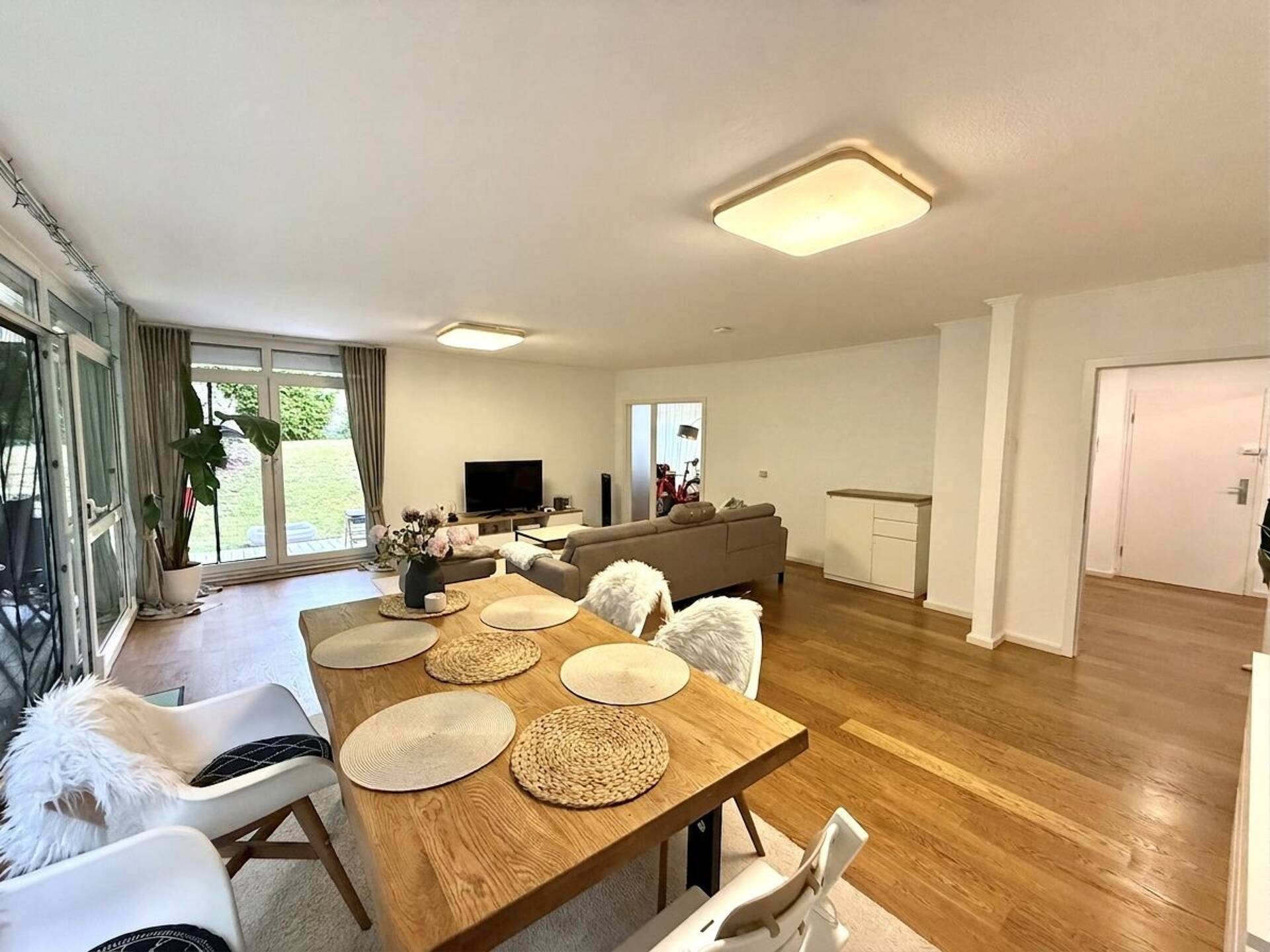 Erdgeschosswohnung in 50968 Köln / Marienburg mit 141 m² kaufen