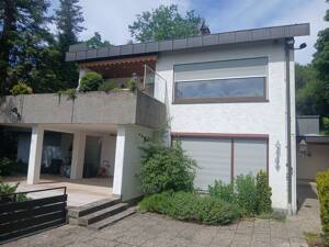 Exklusives Einfamilienhaus auf großem, terrassenförmig angelegtem Grundstück mit traumhaftem Ausblick in einzigartiger Lage von Fürth Vach – 90768 Fürth – Vorschaubild 2