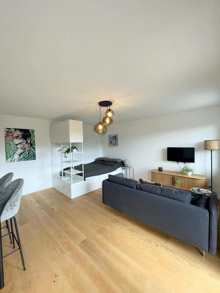 Johannis ! Moderne, helle, möblierte 1-ZW mit 32 m², Balkon, EBK, 1.OG mit Aufzug – Nürnberg – Vorschaubild 3