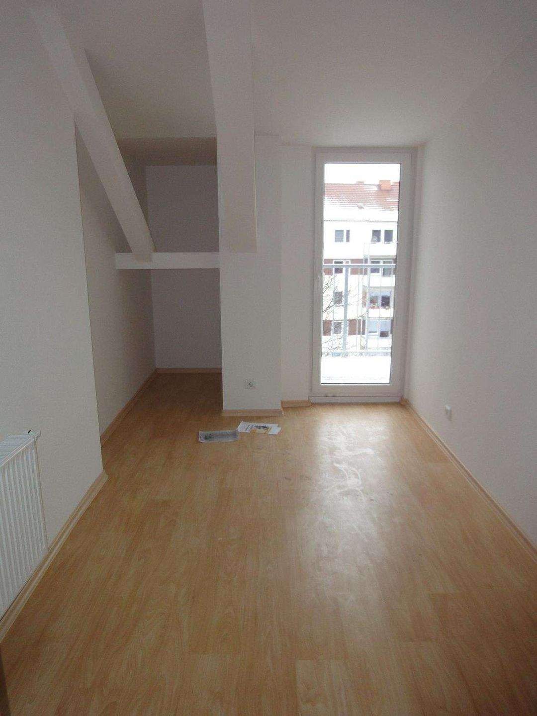 "Wohnen im DG -frei ab 1.6. " Moderne Ausstattung + sonniger Balkon – Chemnitz – Vorschaubild 5
