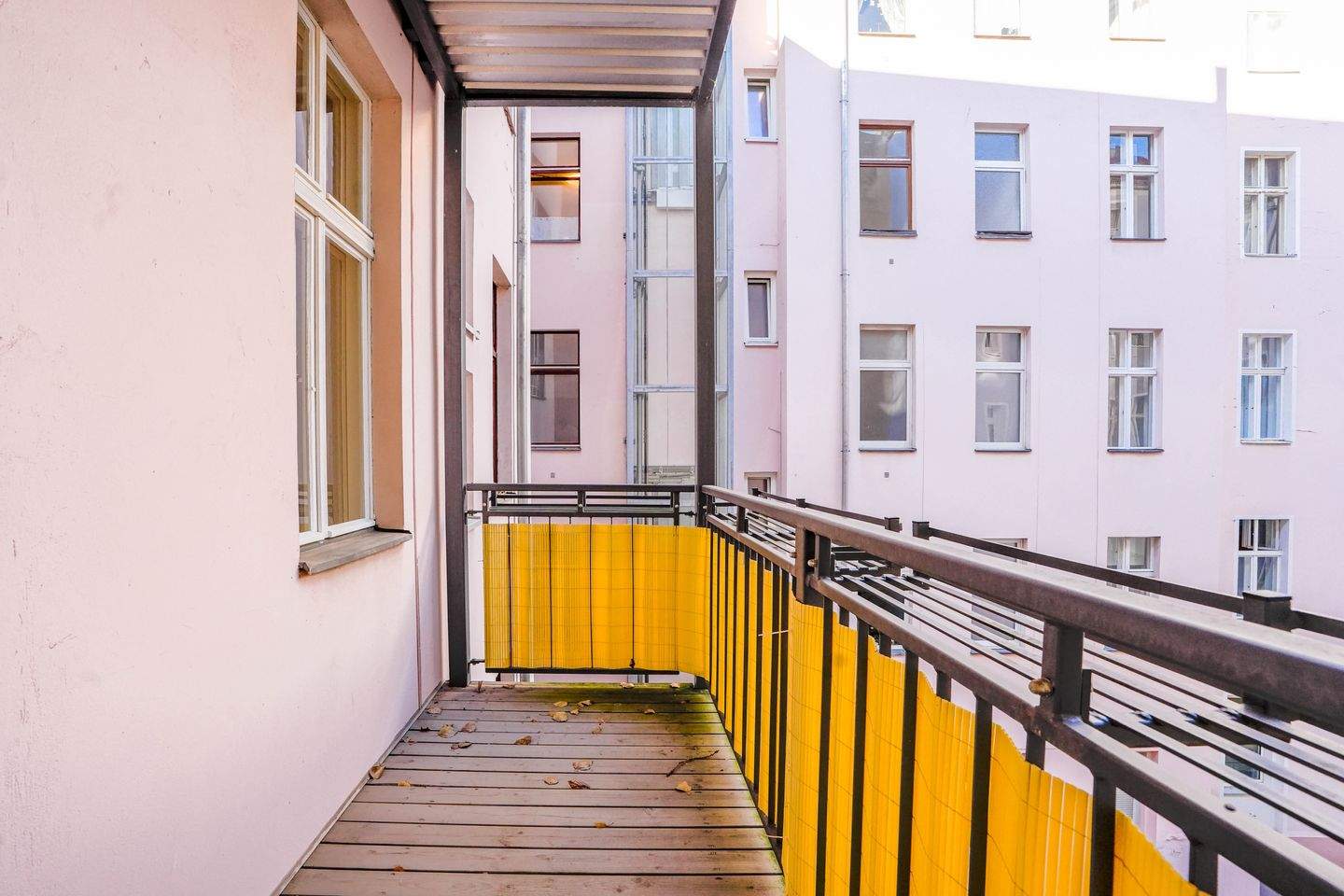 * Charmante 1-Zi-Wohnung in Neukölln mit Balkon, Parkett, modernem Bad und großzügigem Grundriss * – Berlin – Vorschaubild 2