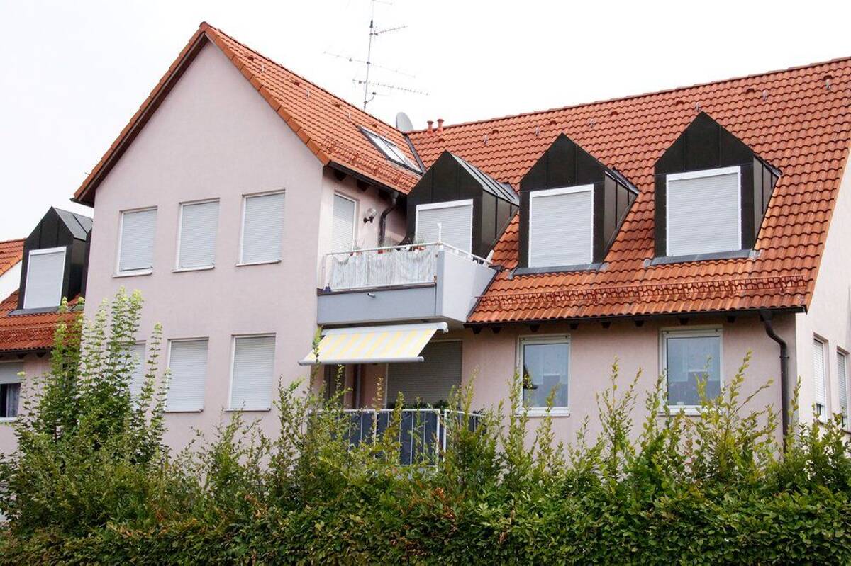 2-Zimmer-Wohnung mit Balkon und TG-Stellplatz in Fürth Dambach – 90768 Fürth – Bild 1 von 9