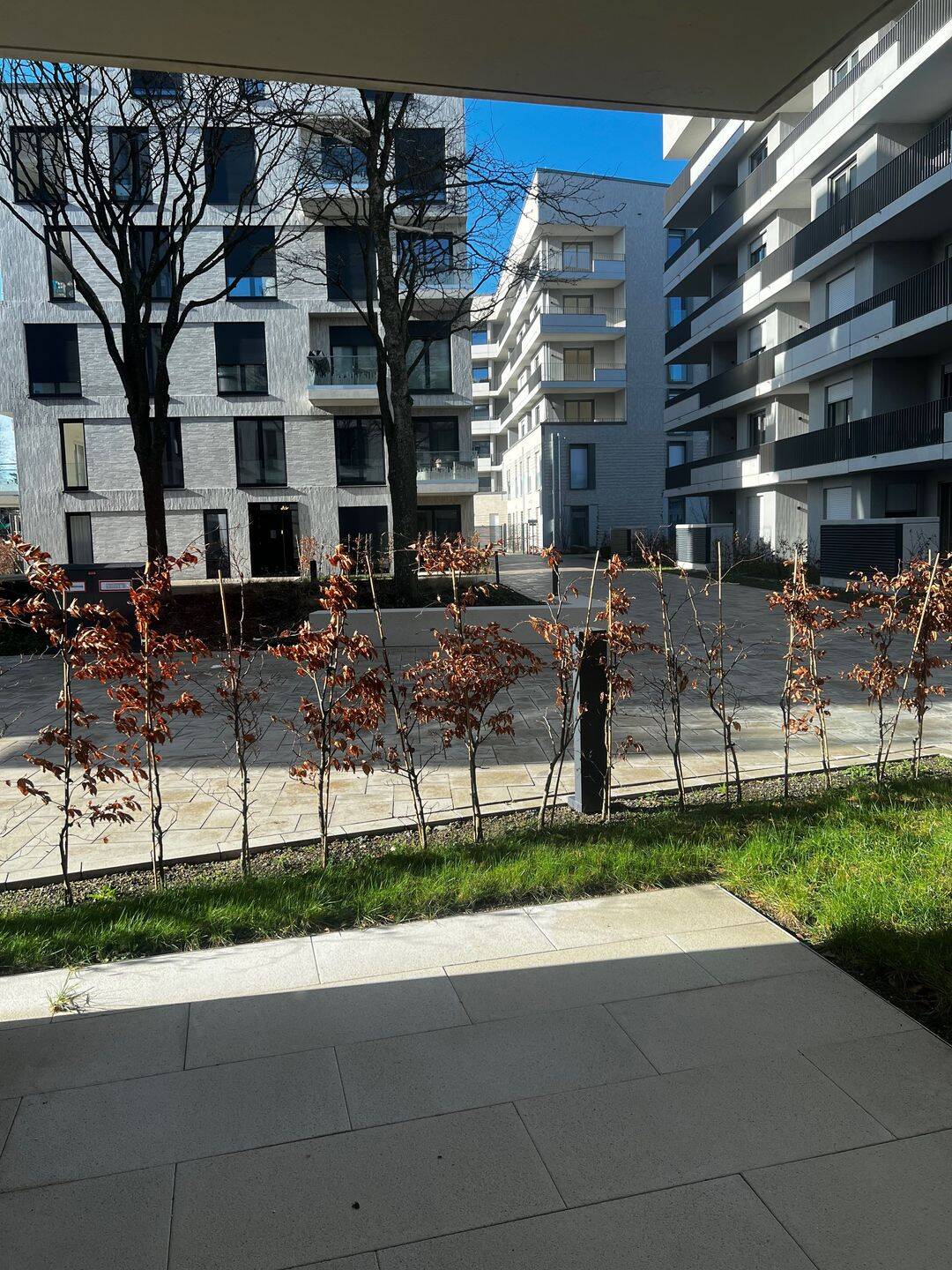 Exklusive 2-Zimmer-Neubau-Terrassenwohnung mit Tiefgarage in Düsseldorf-Heerdt – Düsseldorf – Vorschaubild 3
