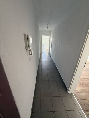 2 Zimmer, Küche und Bad mit 2 Balkonen in Ludwigshafen-Süd – 67061 Ludwigshafen am Rhein – Vorschaubild 3