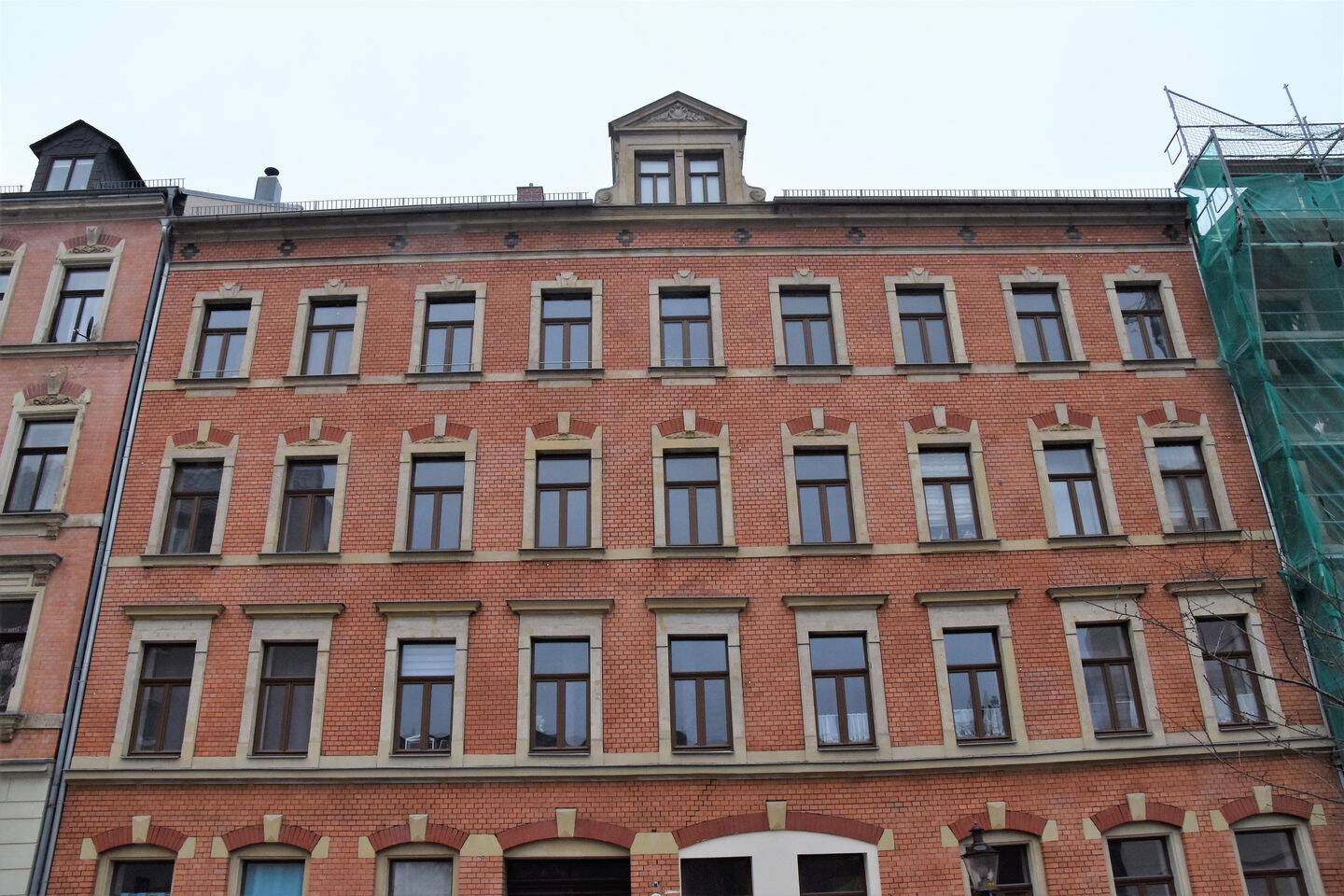 Schöne 5 Zimmerwohnung im ruhigem Mehrfamilienhaus.....