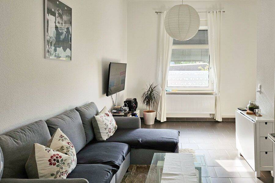 Modernisierte 1-Zimmer-Wohnung mit Stellplatz in Braunschweig! – Braunschweig – Bild 1 von 8