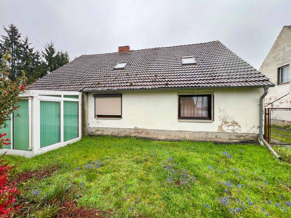 Haus im Dornröschenschlaf - wer weckt es auf? - nur Versteigerung - keine Maklerprovision