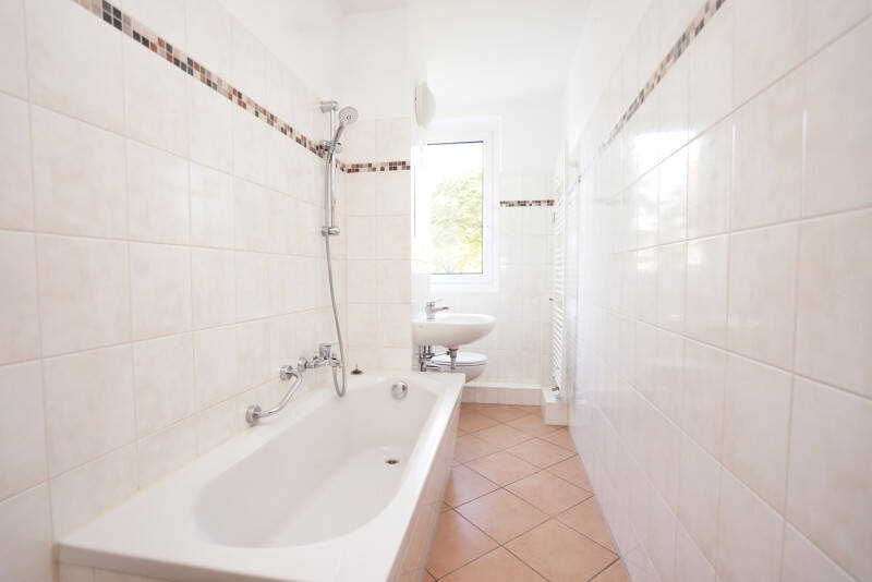 Gute Lage / Badewanne / Balkon – Chemnitz – Vorschaubild 2