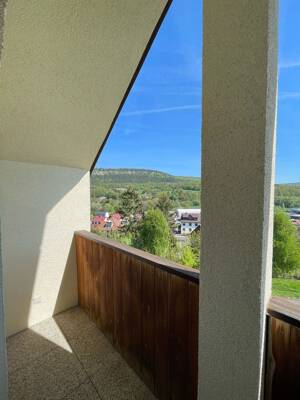 Große 2-Raum-Wohnung im Dachgeschoss mit Balkon und Tiefgaragenstellplatz Nähe Eisenach – 99848 Wutha-Farnroda – Vorschaubild 7